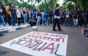 IMG-20240228-WA0076-300x190 Demo Mahasiswa Universitas Pancasila: Tuntut Rektor Dicopot & Pertanggungjawabkan Beberapa Kasus