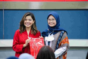 27e3f80c-c12d-4253-83fe-3a765b8dc4c7-300x200 Peringati Hari Kartini, Pemprov DKI Gelar Monolog Show bersama Merry Riana