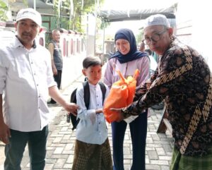IMG-20241222-WA0042-300x241 PPAL Rayon Cipulir Gelar Sunatan Massal Bersama Bidan Siti Rahayu di Kota Tangerang