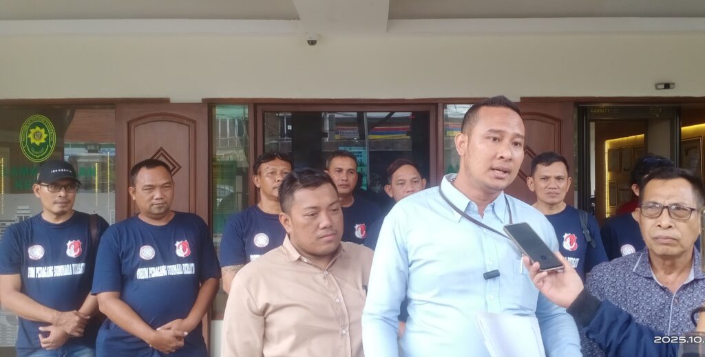 IMG_20251023_201449-1024x519 Sidang Perdana Gugatan Pedagang Pasar Lembang terhadap PT Ciledug Lestari Digelar di PN Tangerang