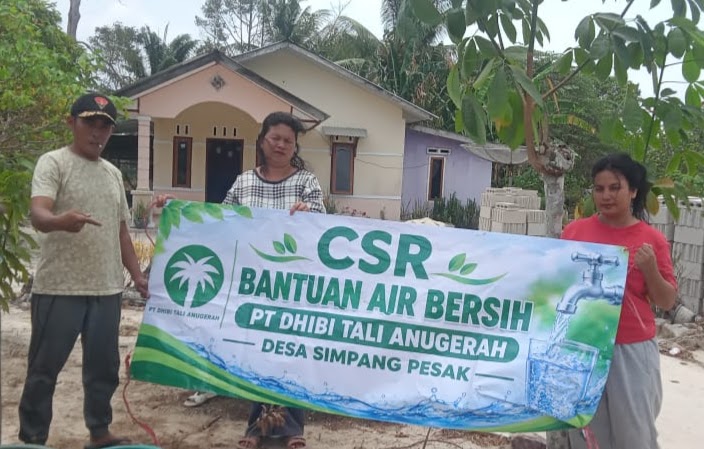 PT Dhibi Tali Anugerah Kirim 20 Ton Air Bersih Warga Simpang Pesak